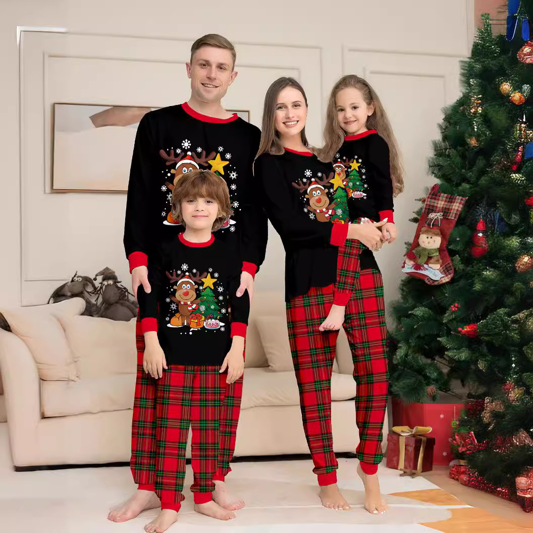 Family Tree Print - クリスマス漫画プリントセット、エルク文字、クリスマスツリー、4つのパジャマの家族、パンツ、秋冬、2個