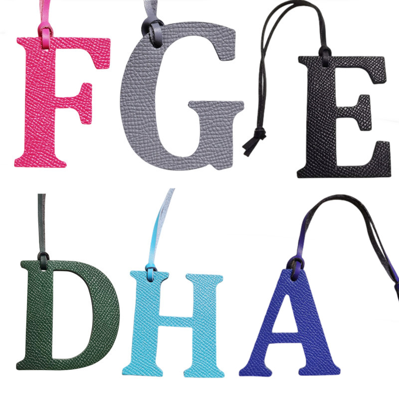 女性のための本革のキーホルダー,オリジナルのレタリングが付い - Monogram Keychain Leather のレビューと価格